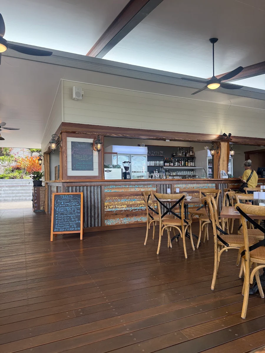 Vibe, Shipwreck Bar and Cafe
