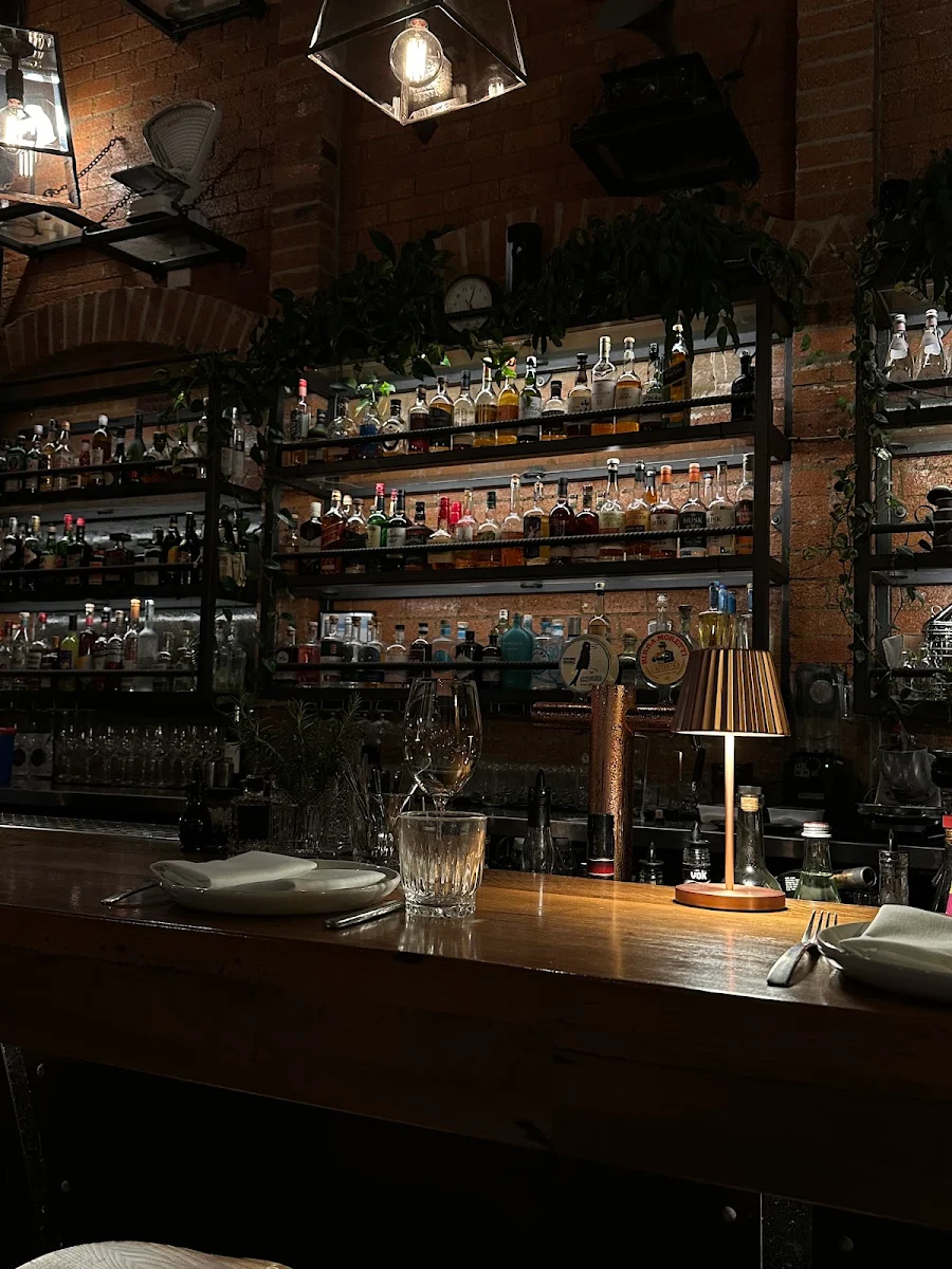 Vibe, Balboa Italian Restaurant