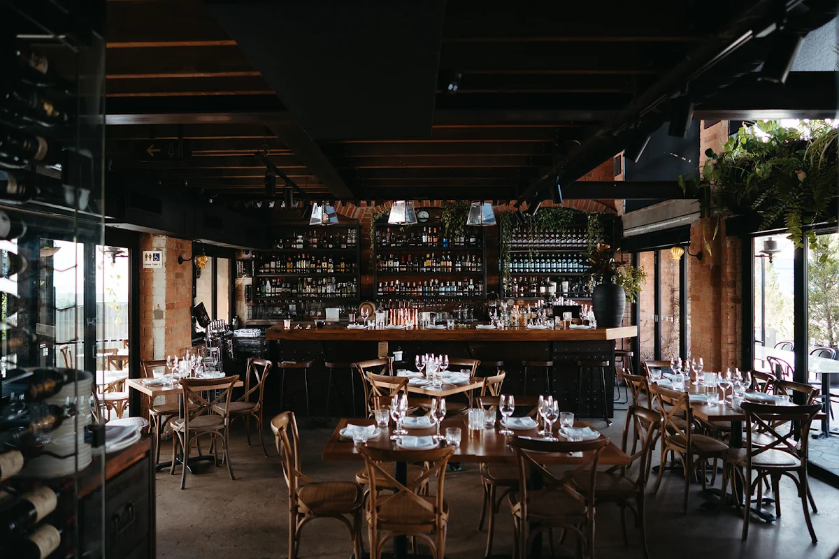 Vibe, Balboa Italian Restaurant