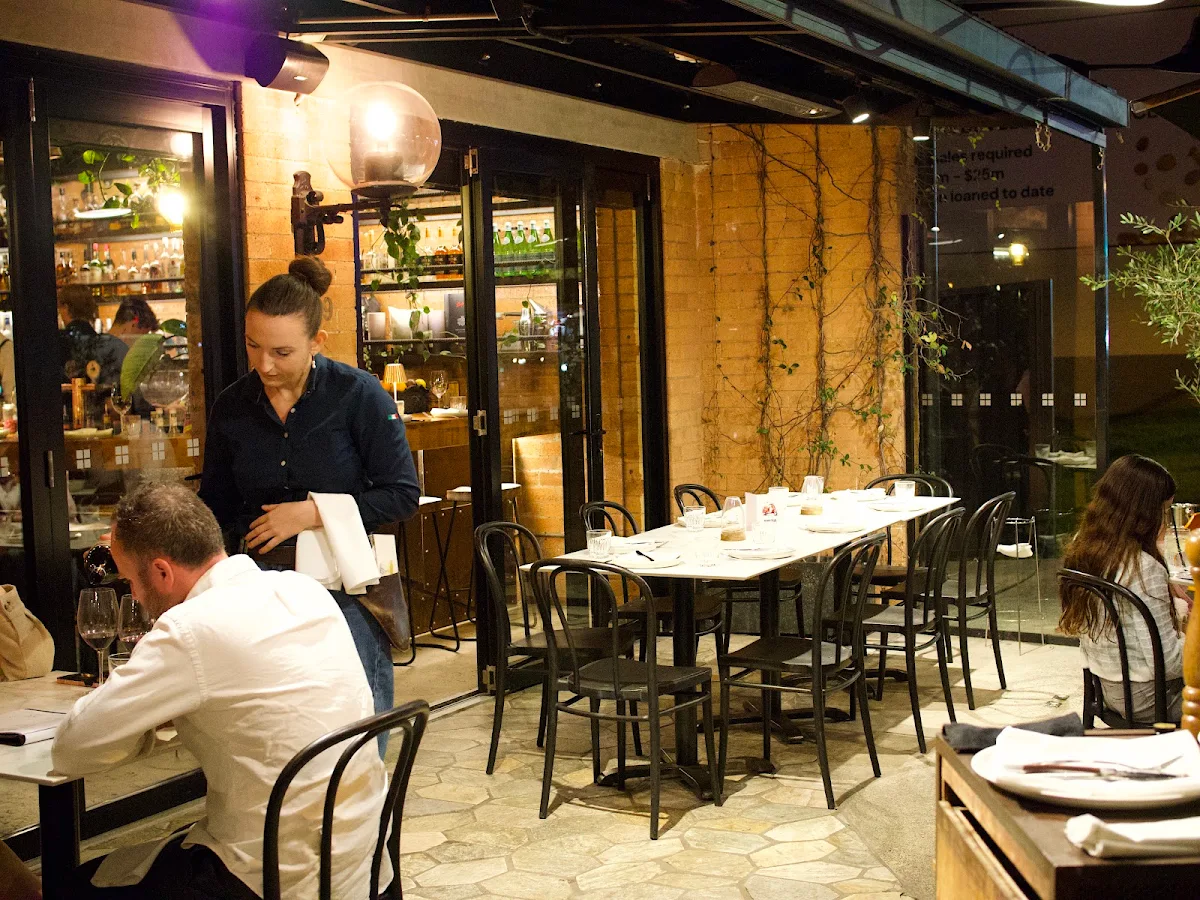 Vibe, Balboa Italian Restaurant