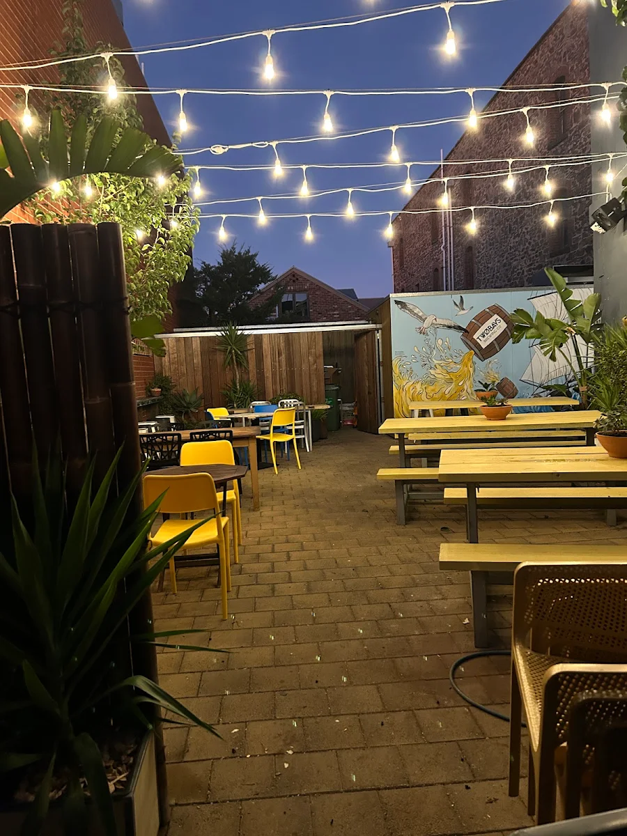 Vibe, Port Admiral Hotel