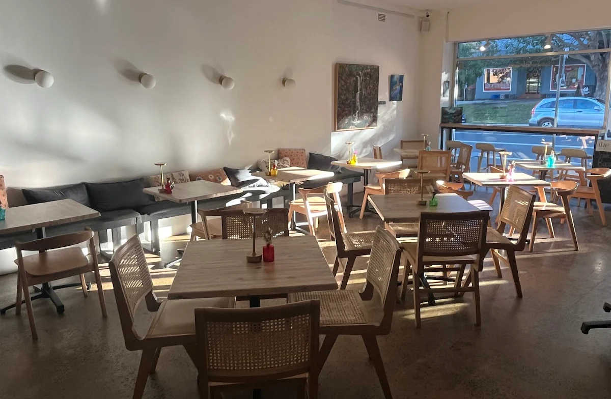 Vibe, The Local on Walker