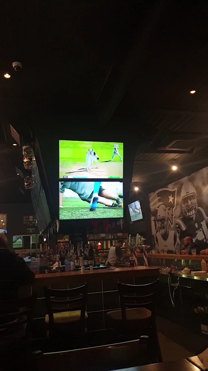Vibe, Patriots Sports Bar