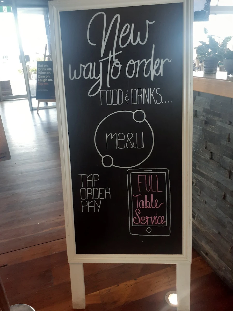 Menu, Pelican Waters Tavern