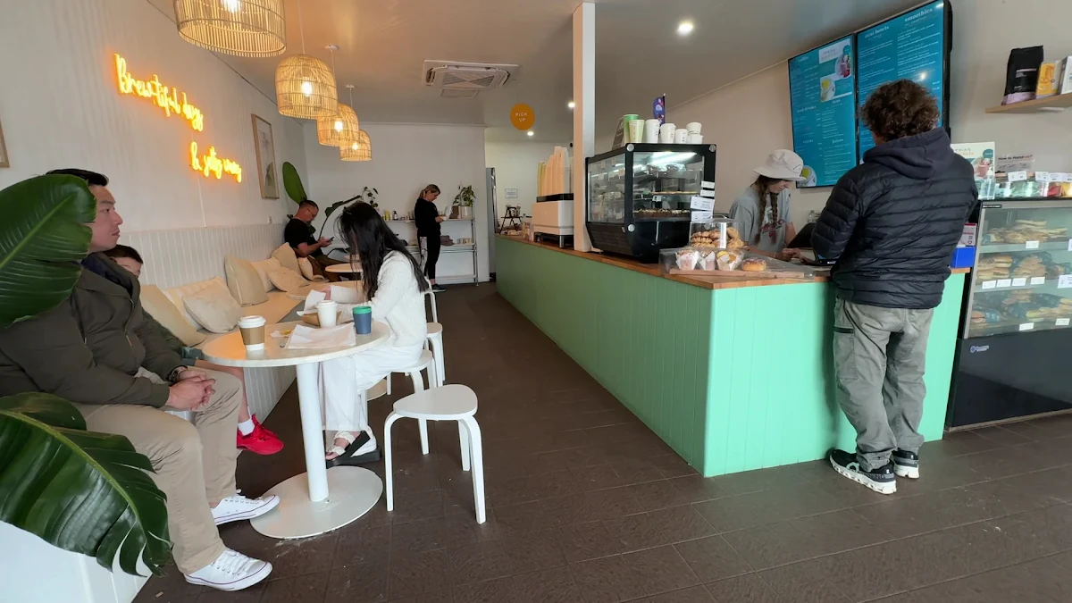 Vibe, Café 6044