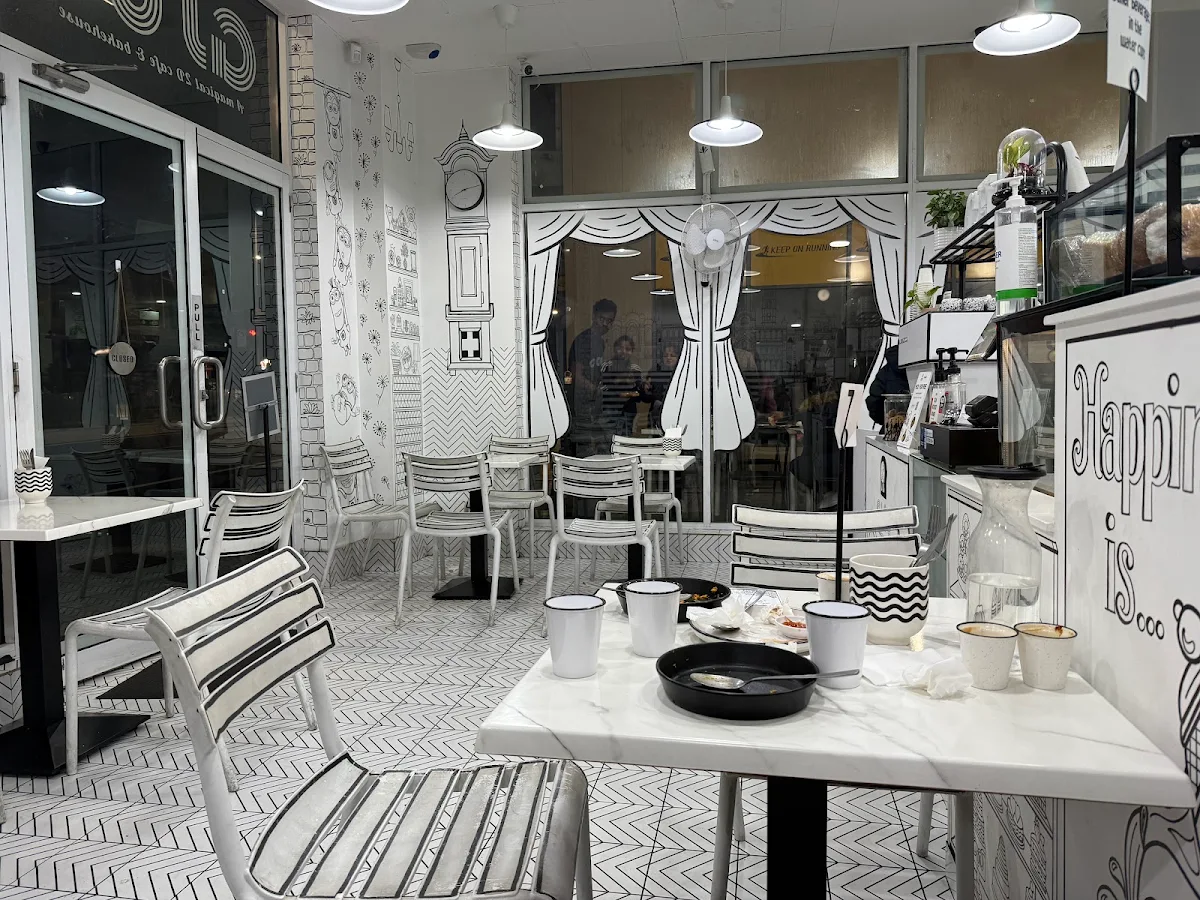 Vibe, GJ06 ( The Magical 2D cafe & Bakehouse )