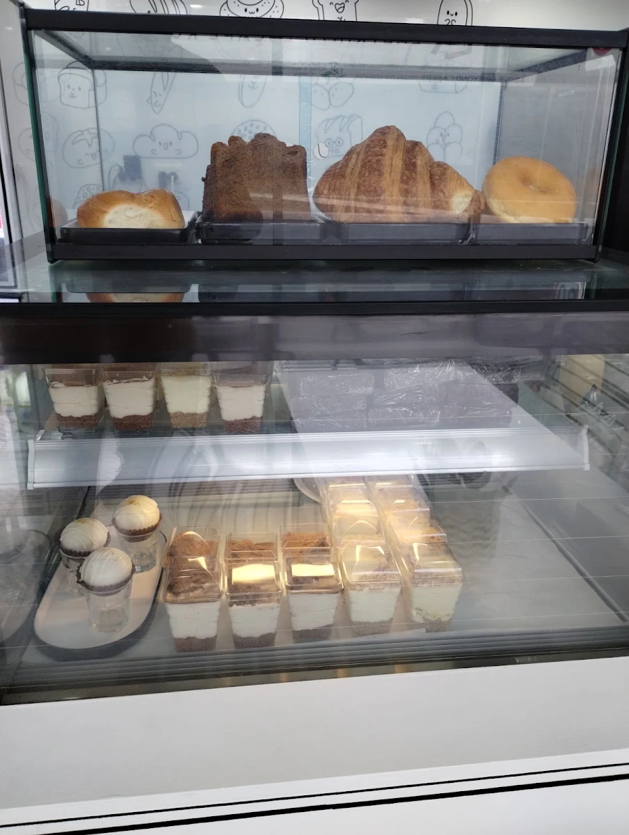 Vibe, GJ06 ( The Magical 2D cafe & Bakehouse )
