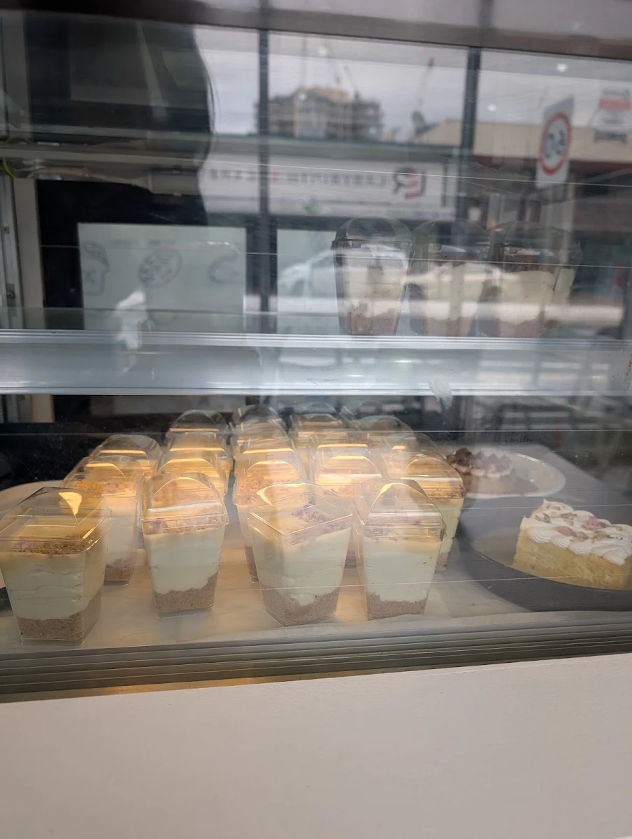 Vibe, GJ06 ( The Magical 2D cafe & Bakehouse )