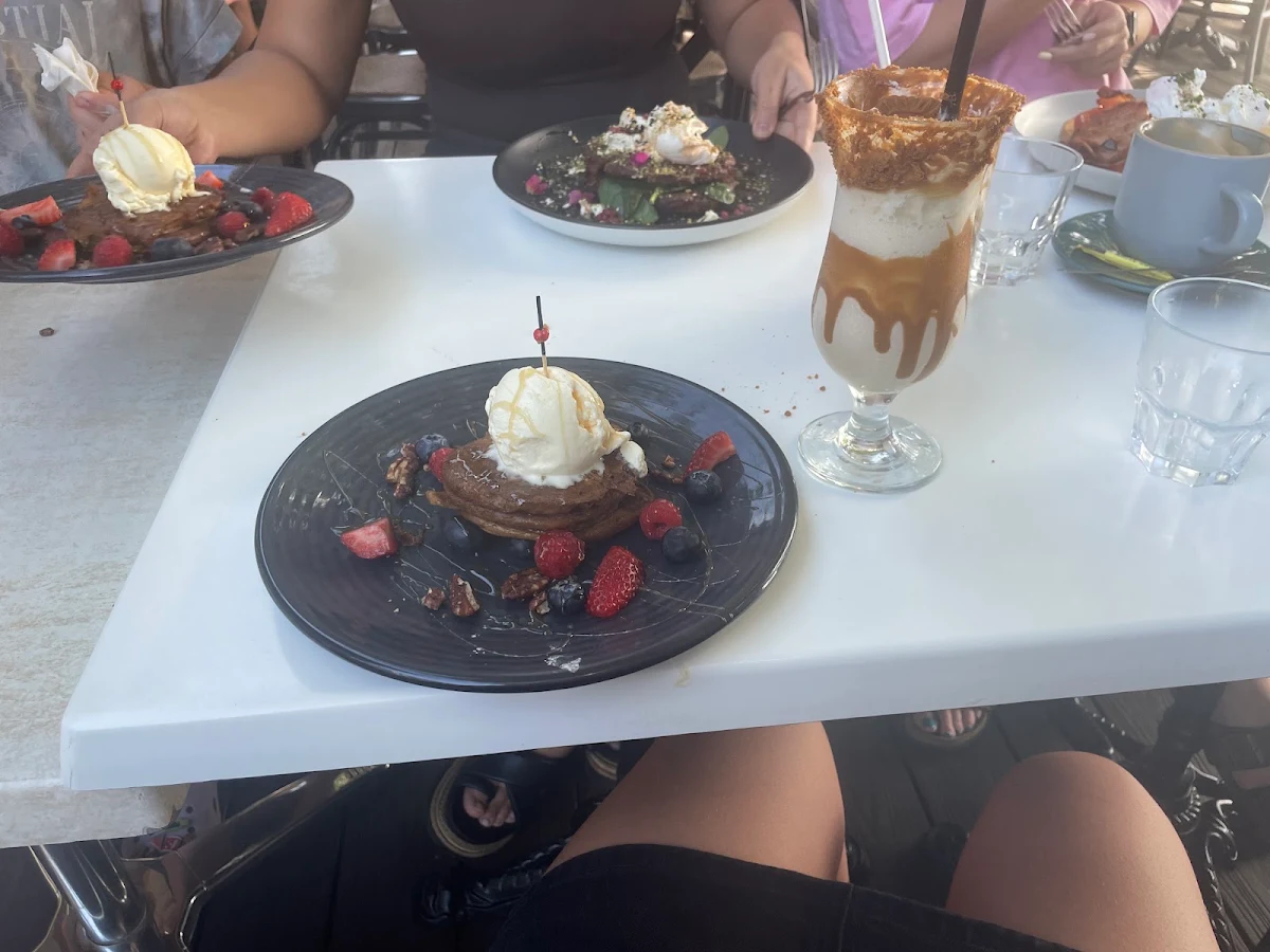 Food & drink, Laguna Airlie Beach