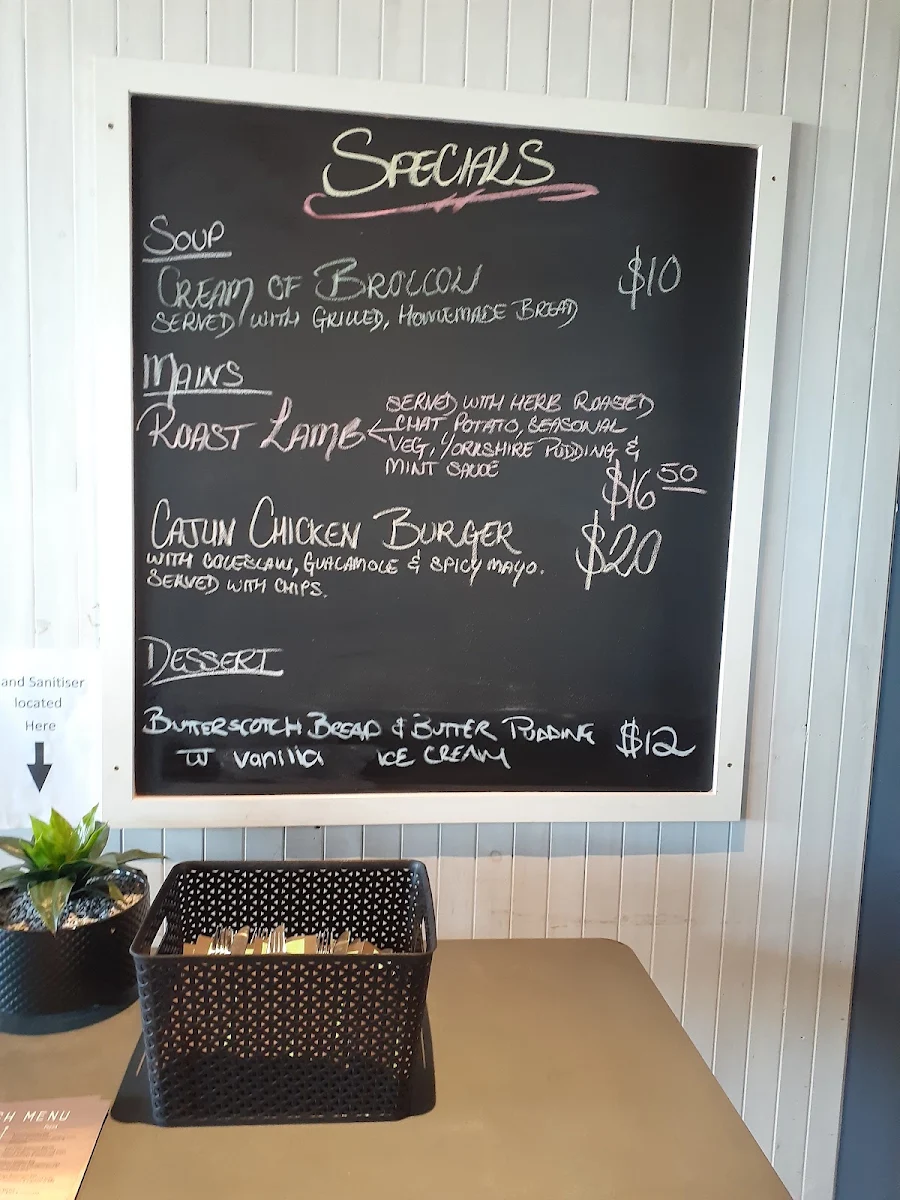 Menu, Coolalinga Tavern
