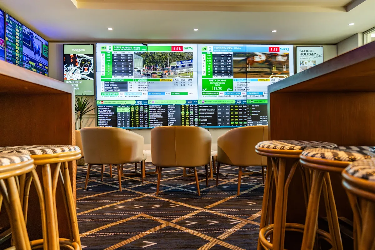 Vibe, Bligh Park Hotel