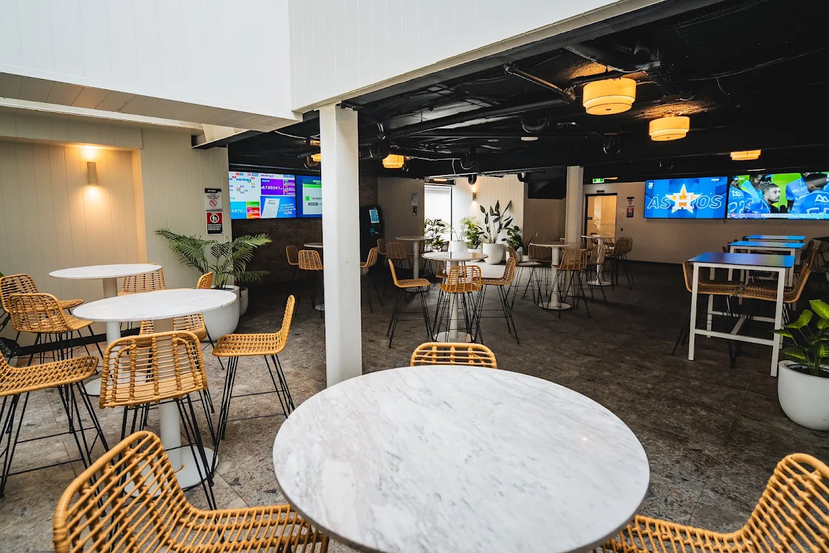 Vibe, Bligh Park Hotel