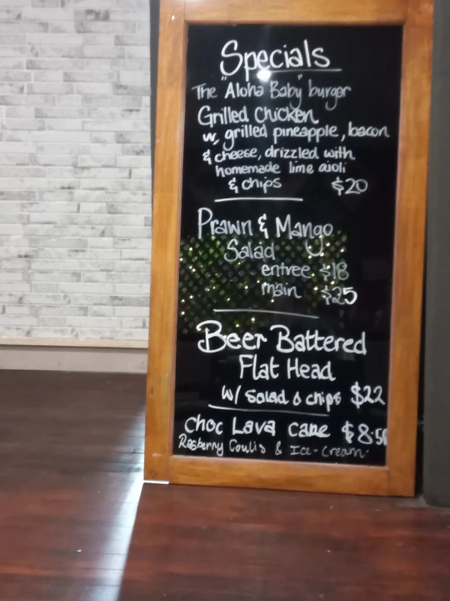 Menu, Queenslander Hotel