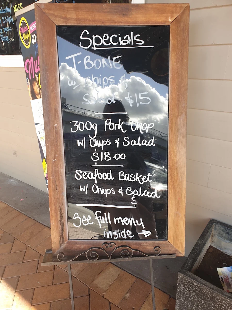 Menu, Queenslander Hotel