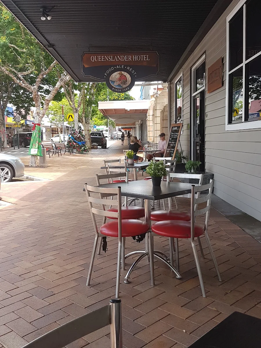 Vibe, Queenslander Hotel