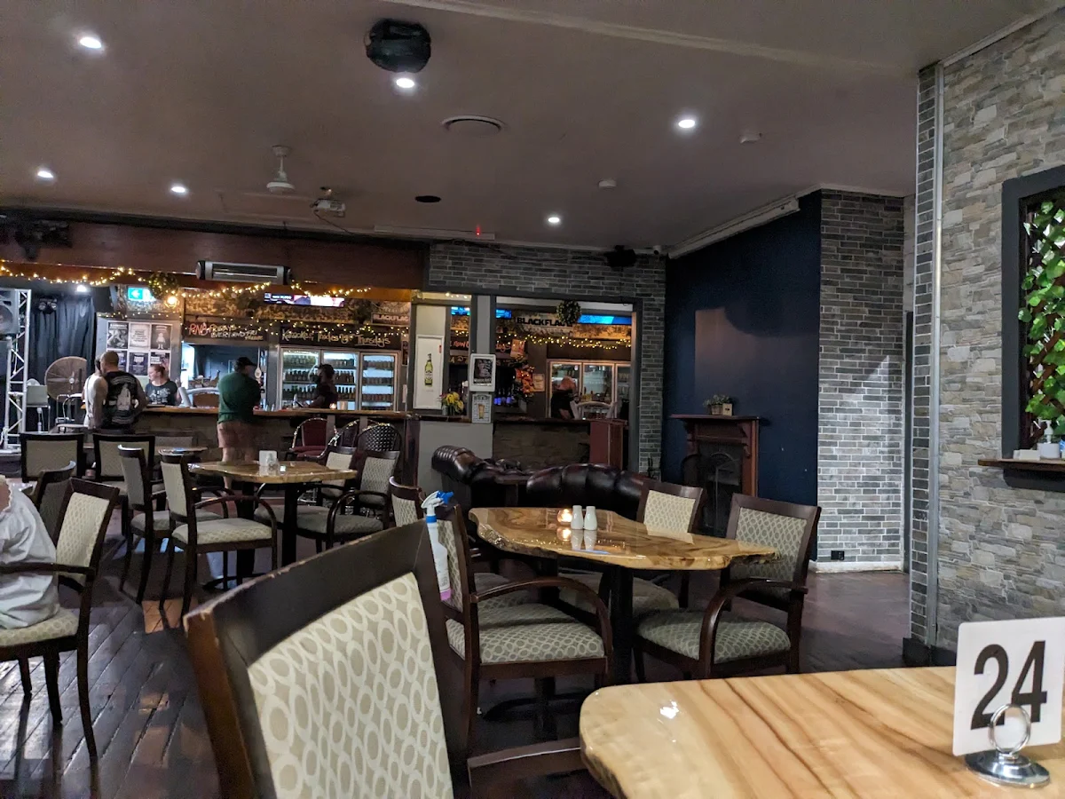 Vibe, Queenslander Hotel