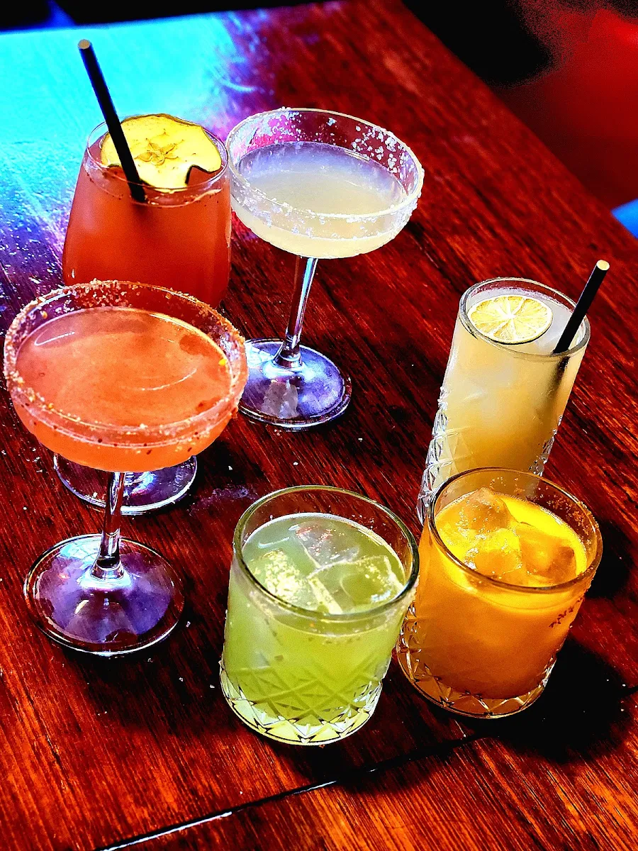 Food & drink, Grinners Dive Bar