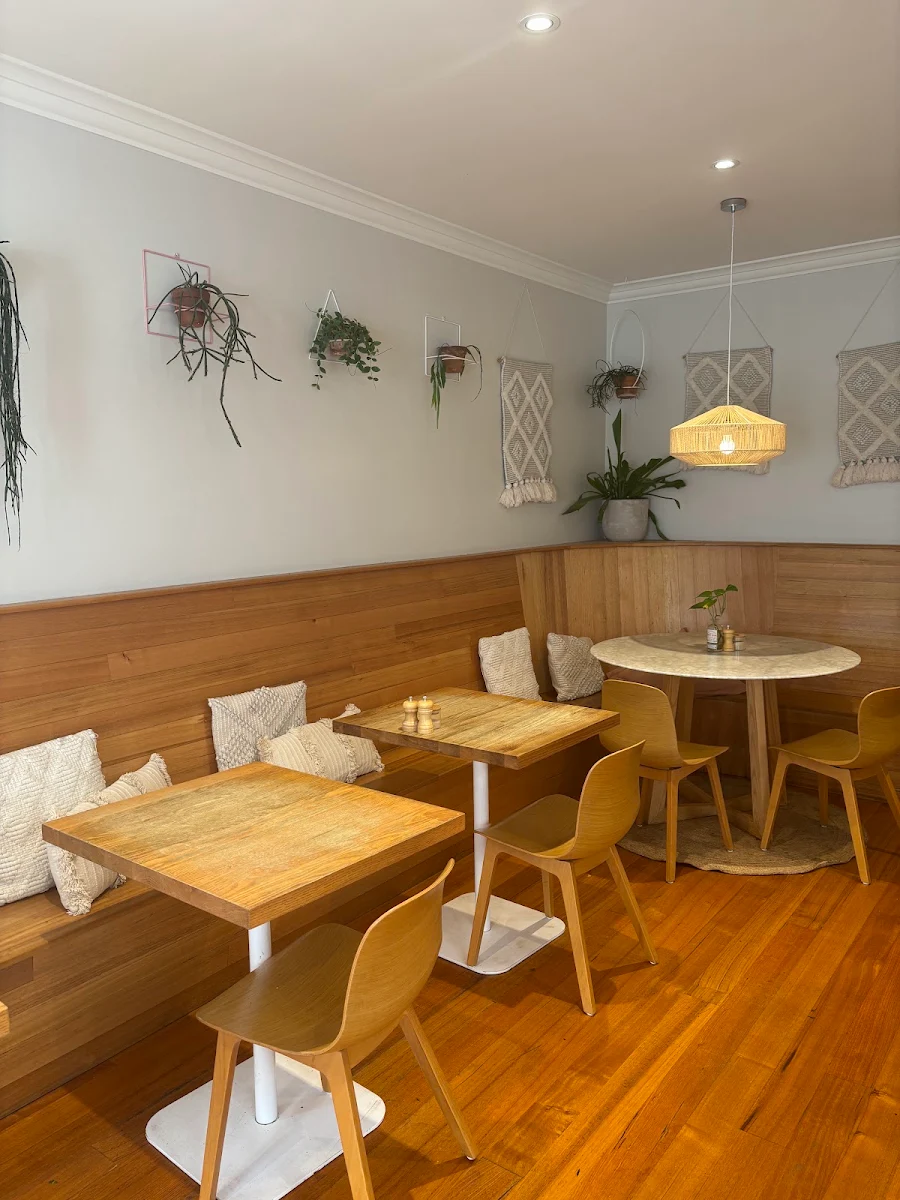 Vibe, Maria Cafe