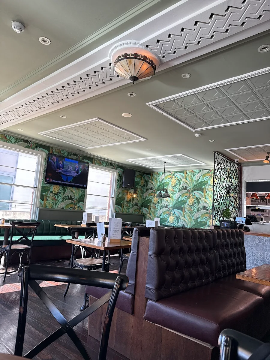 Vibe, Tea Gardens Hotel
