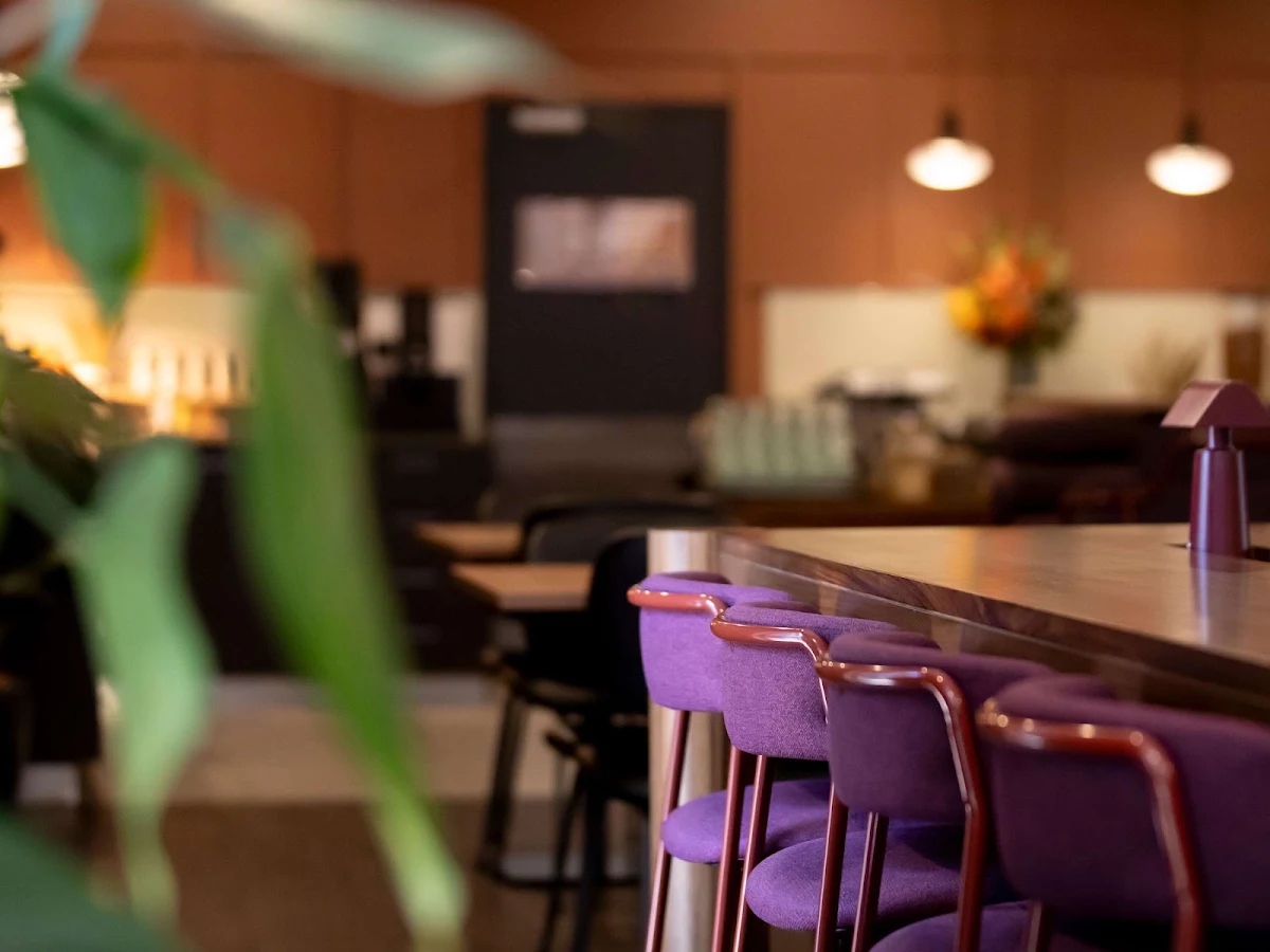 Vibe, Distrikt Press Cafe