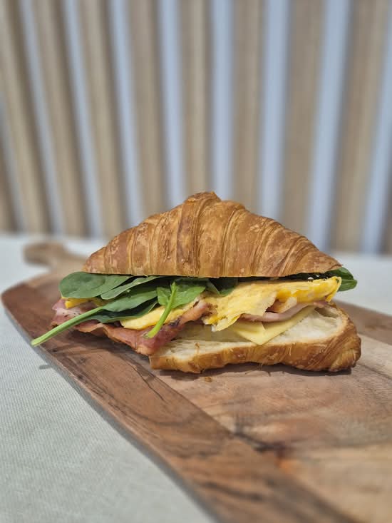 Brekkie Croissant