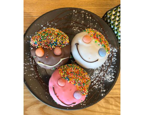 Funny Face Cupcake