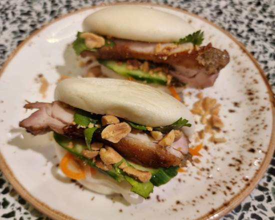 Lemongrass Chicken Bao Buns