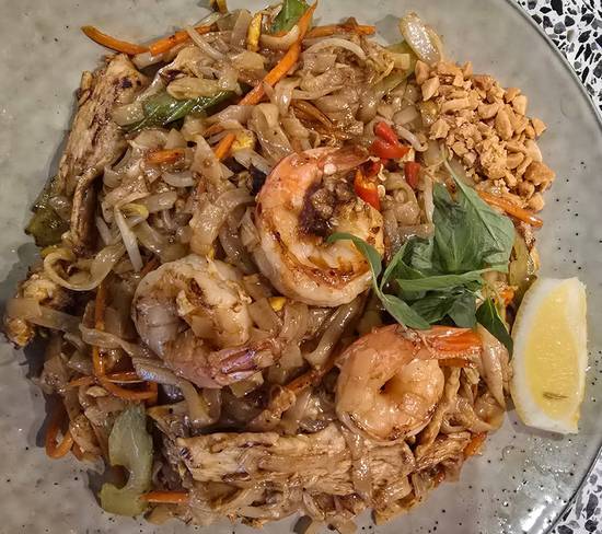 Wok Tossed Rice Noodle