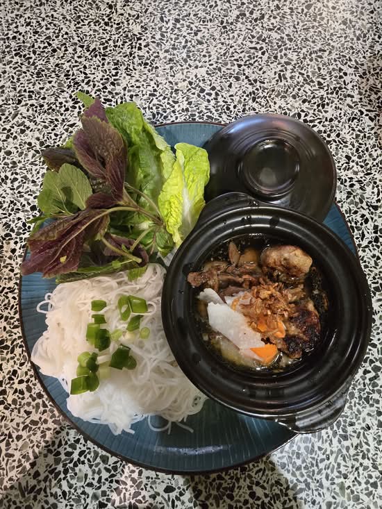 Bun Cha Cha Noi - Hanoi Style Grilled Pork and Vermicelli Noodles