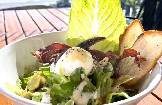 CHICKEN CAESAR SALAD
