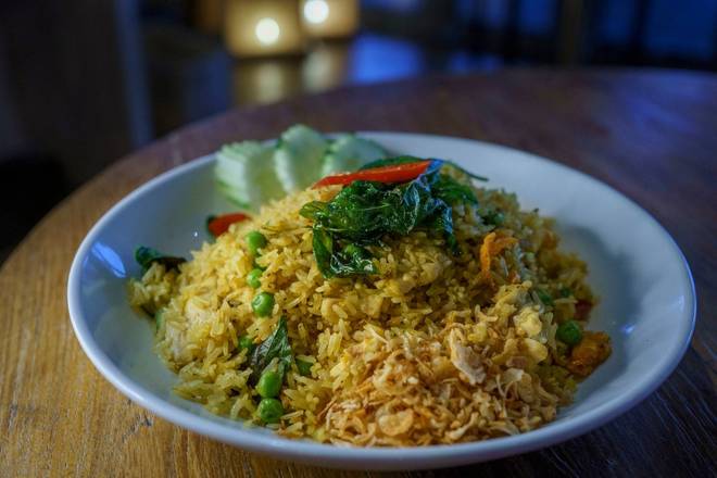 Royal Green Curry Fried Rice with Chicken