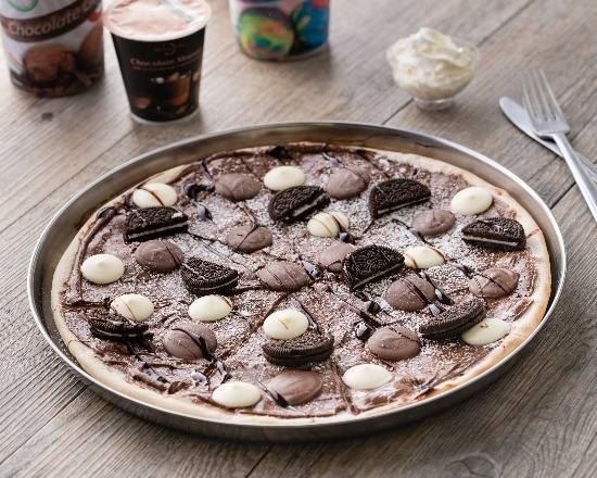 Triple Chocolate Oreo Pizza