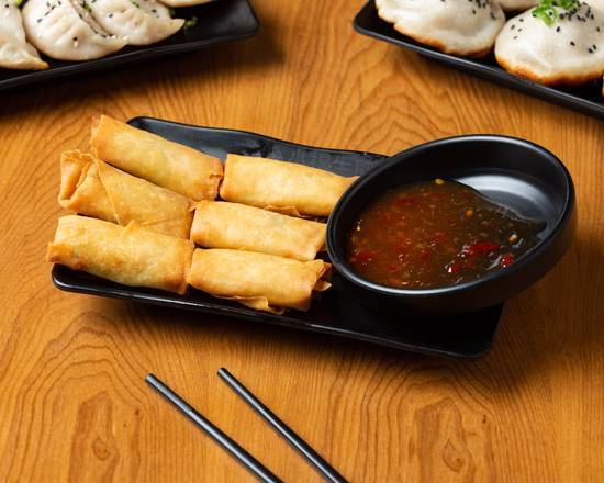 Vegetarian Spring Rolls (8)