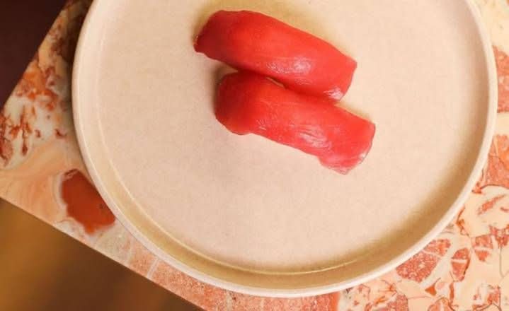 Tuna Nigiri (M) | 6 Pieces