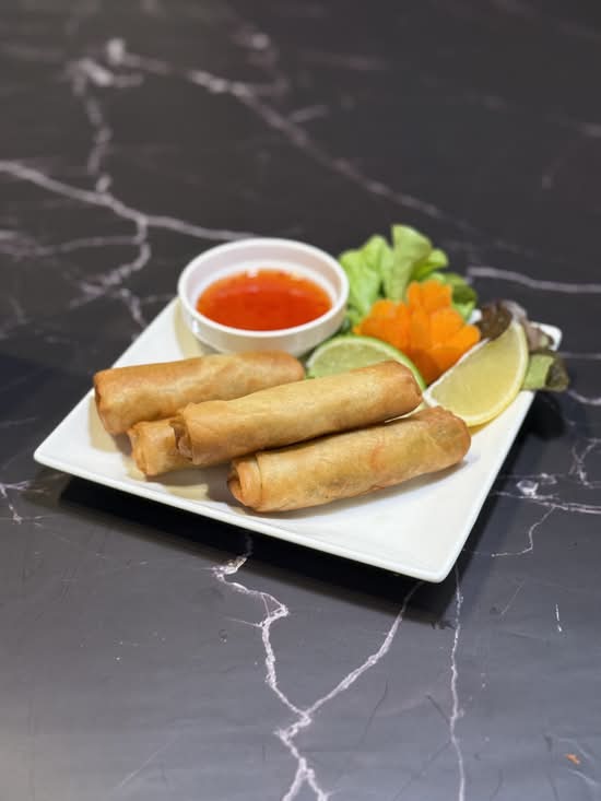 Vegetarian Spring Roll (V)