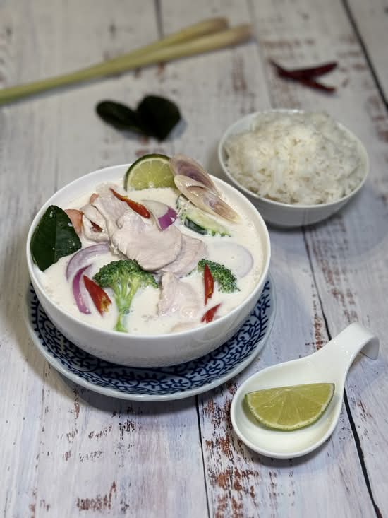 Tom Kha Soup ( Serve with Steamed Rice )