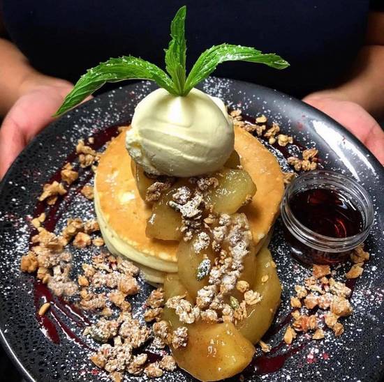 Apple Crumble Pancakes