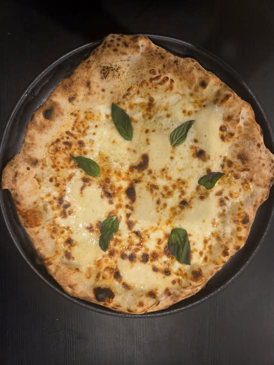 Five Formaggi Pizza (V)