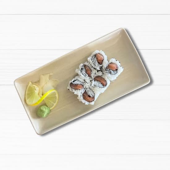 Fresh Salmon Maki Roll