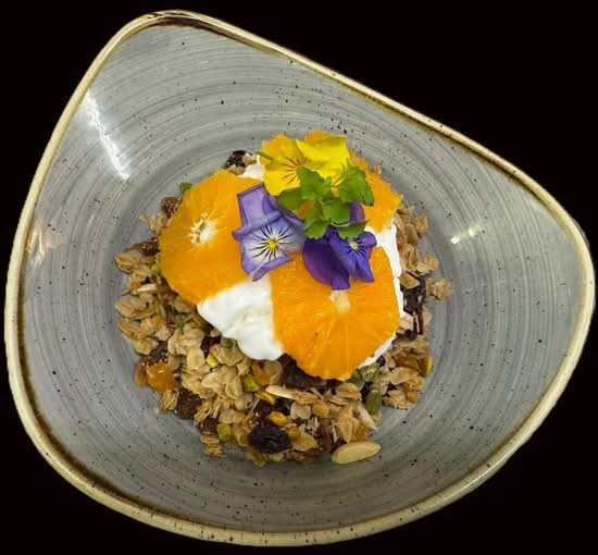 House made Granola Bowl (V) (DF)