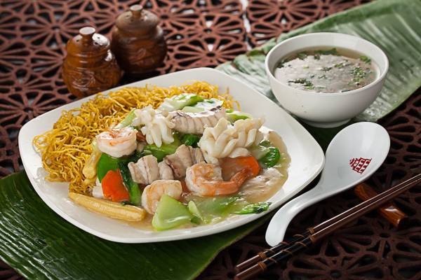 Stir Fry Egg Noodles ( Mì Xào)