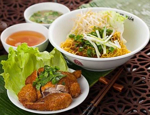 Glass Noodle with Crispy Skin Chicken ( Hủ Tiếu Gà Giòn)