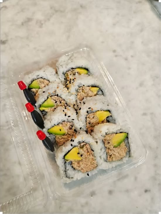 Cooked Tuna Sushi Roll (I)