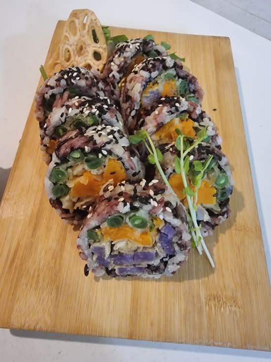Vegetable Tempura Roll (V)
