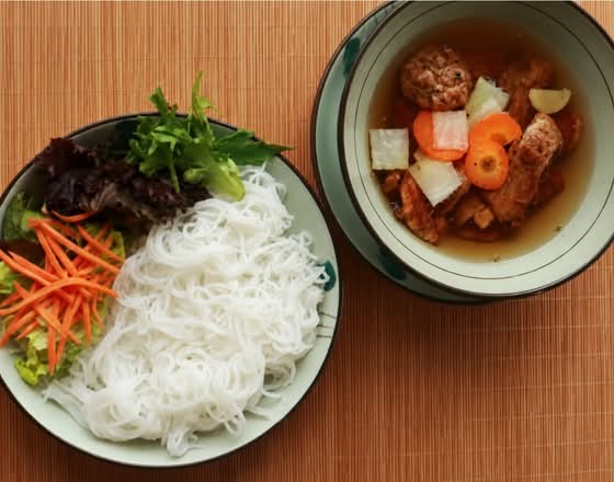 Grilled Pork Noodle ( Bún Chả Hà Nội )