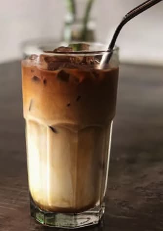 Iced Vietnamese Coffee  ( Cà Phê Sữa )