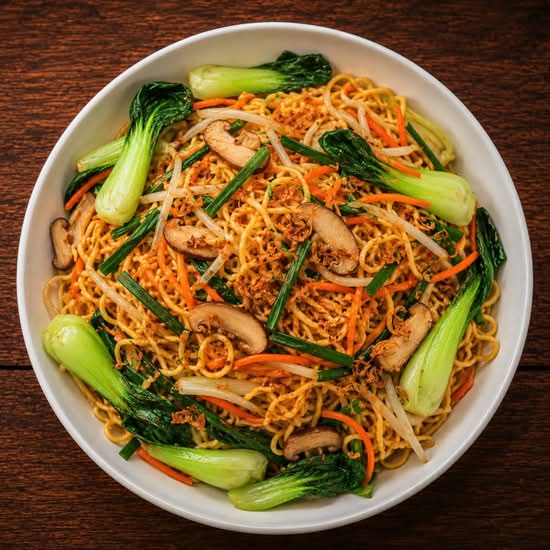 Stir-Fried Egg Noodles With Veggies ( Mì Xào Rau Củ )