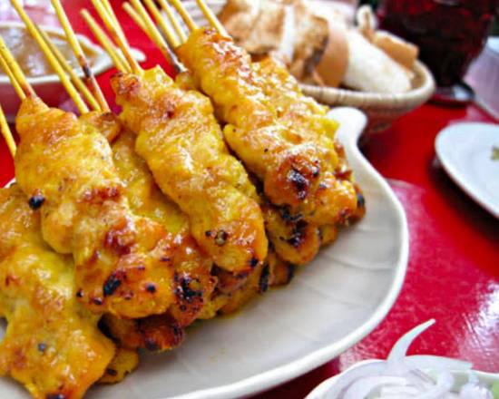 Chicken Satay (4) with Peanut sauce