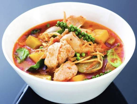 Hot Jungle Curry with Thai herbs and mixed veggies (Extra large size)