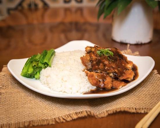 Chicken with Honey and Black Pepper Sauce on Rice